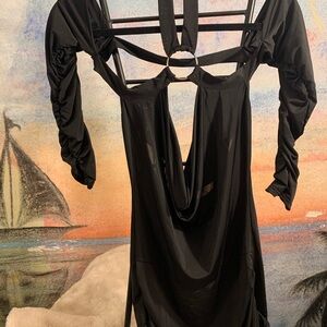 Absolutely stunning HighEnd Dress in Black w/ detached long sleeve arms.